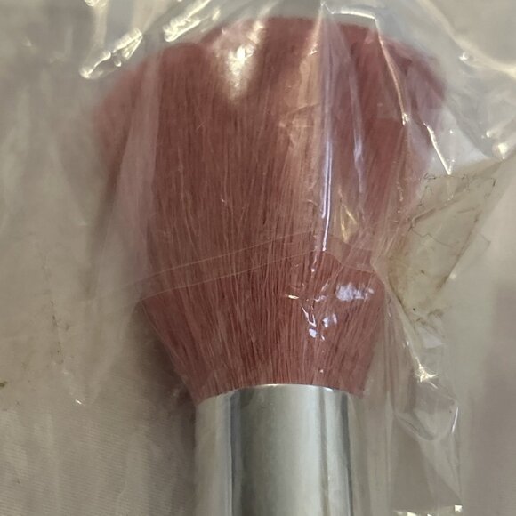 Models Prefer Pink Hair Silver W/clear Powder Blush Bronzer Makeup Brush New - Picture 3 of 7